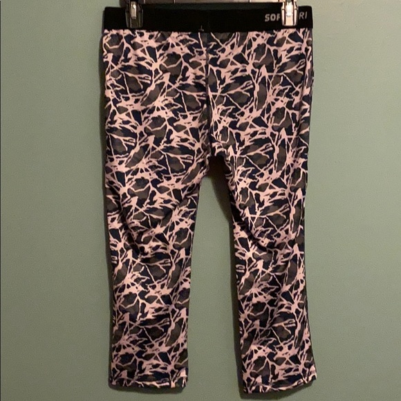 Workout capris - Picture 2 of 3